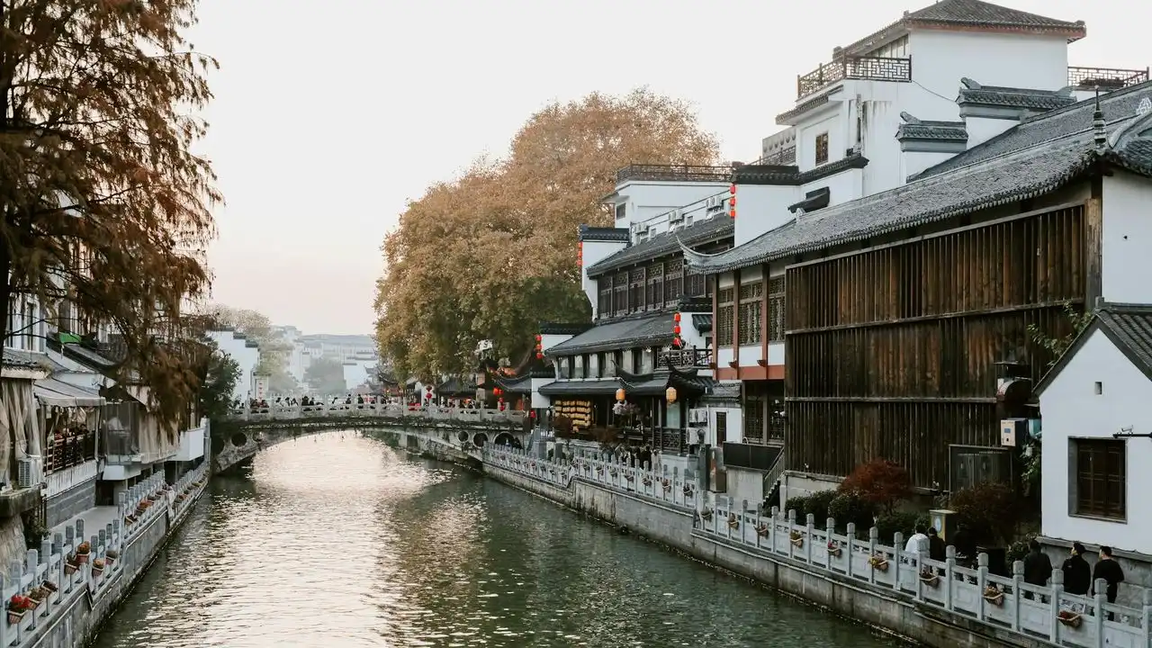 Essential Cantonese Phrases For Traveling In Hong Kong
